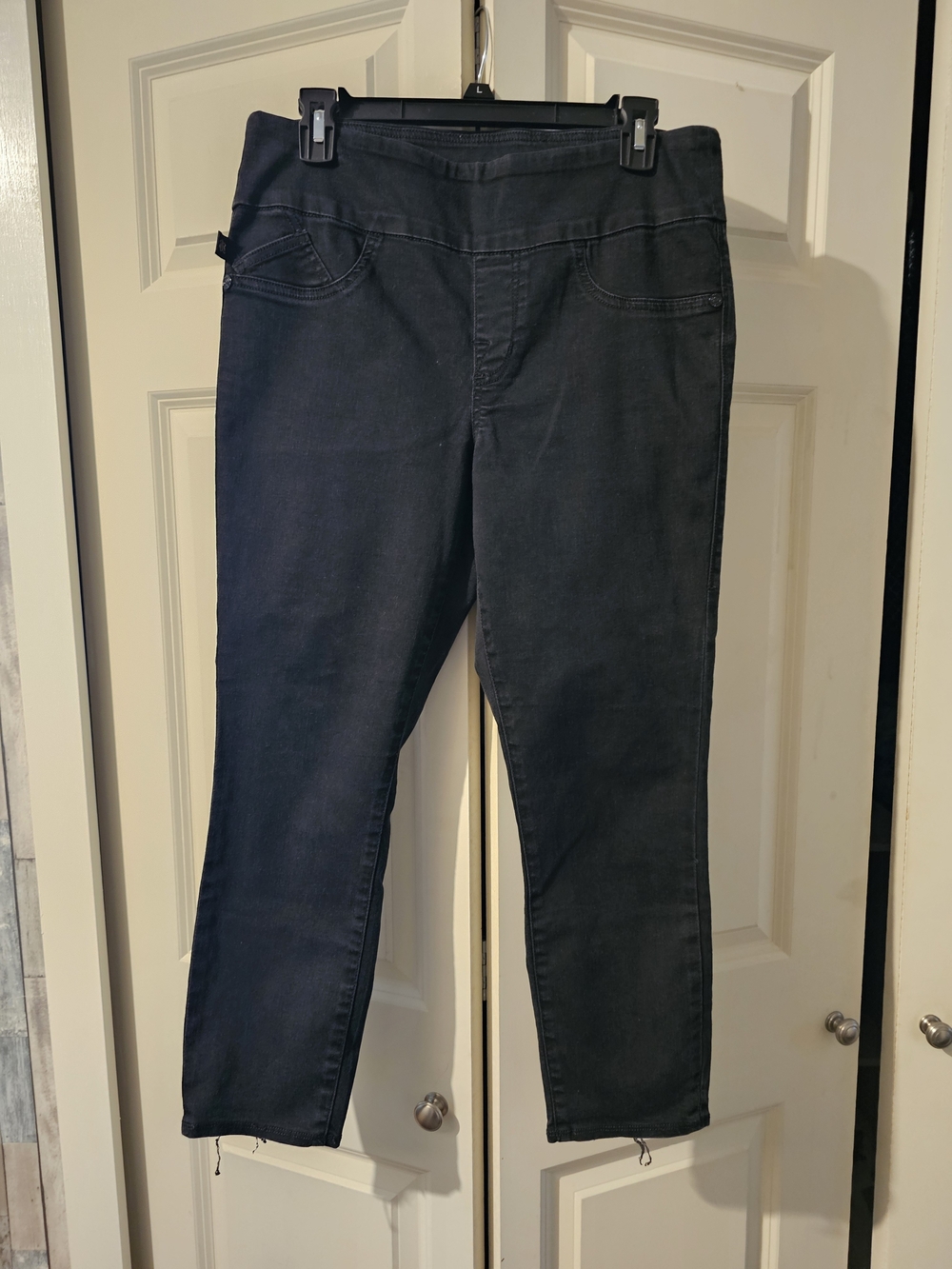 Rock & Republic Black Slim Pants with Gold Logo Tab Sz 12